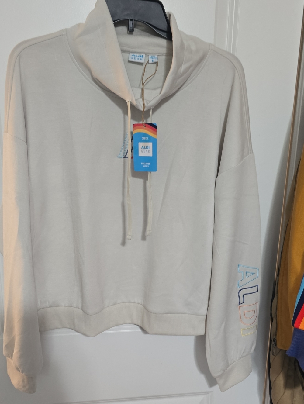 ALDI Gear Cream Funnel Neck Pullover - Women's LARGE